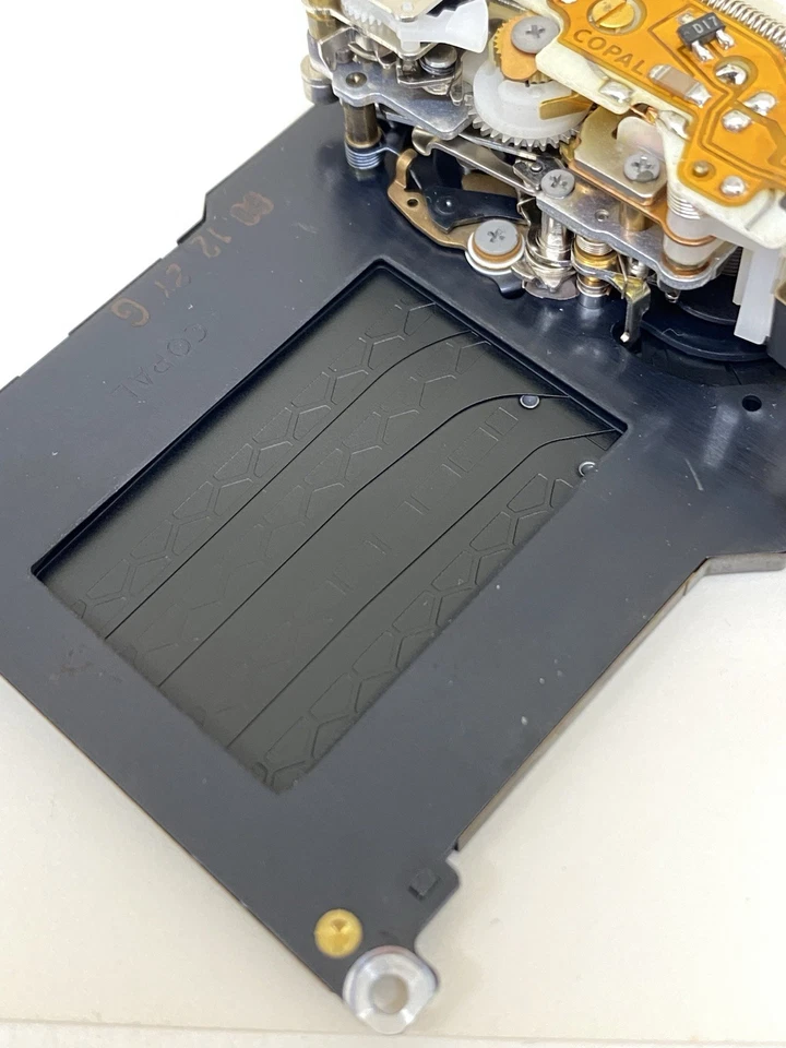 Cámara fotográfica Nikon FA OEM nueva pieza de reparación conjunto obturador hojas de panal ¡RARA! Foto 4 de 4