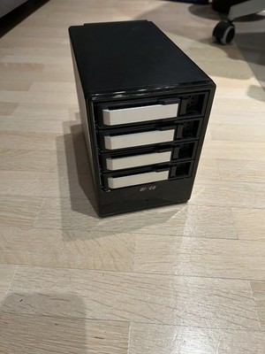 Areca Thun­der­bolt 3 USB 3.2 Gen2 Raid ARC- 8050t3u- 4A