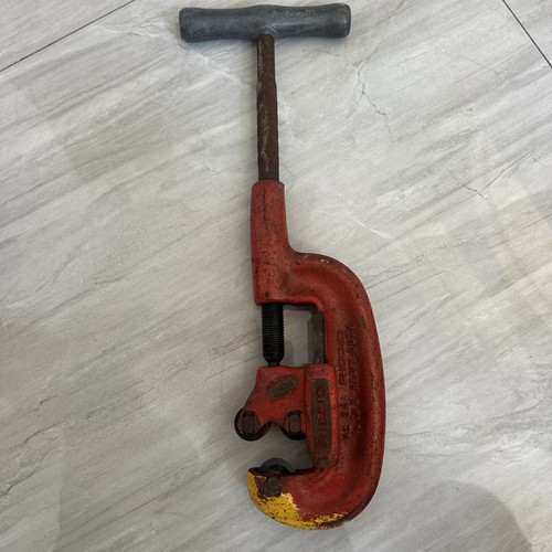 Ridgid 2-A 1/8" - 2" Heavy Duty Pipe Cutter Made In USA Vintage Red No. 1-2