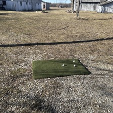 Approximately 2.5  x4  Ultimate Super Tee Golf Mat Holds a Wood Tee Golf Practice
