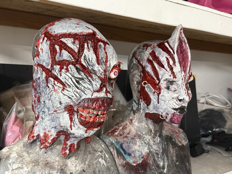 Horror Full Head Latex Mask Gray/Red Bloody Zombie Monster Halloween (MALE) 
