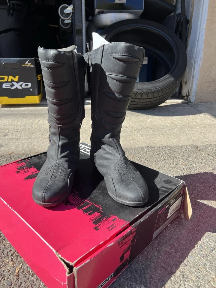 Icon Sacred 女式棕色皮革摩托车靴美国 7 码 — 第 3/4 张图片