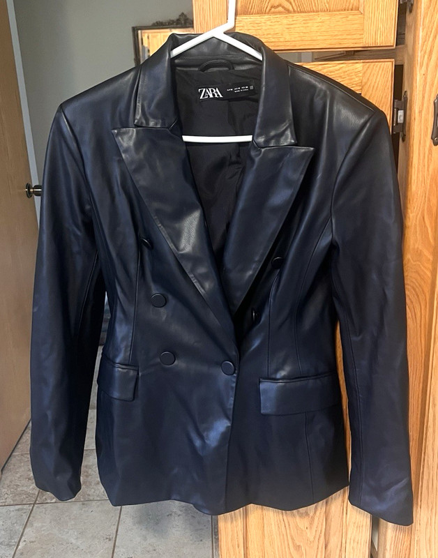 Zara women's black faux leather double breasted fitted lapel collar blazer M
