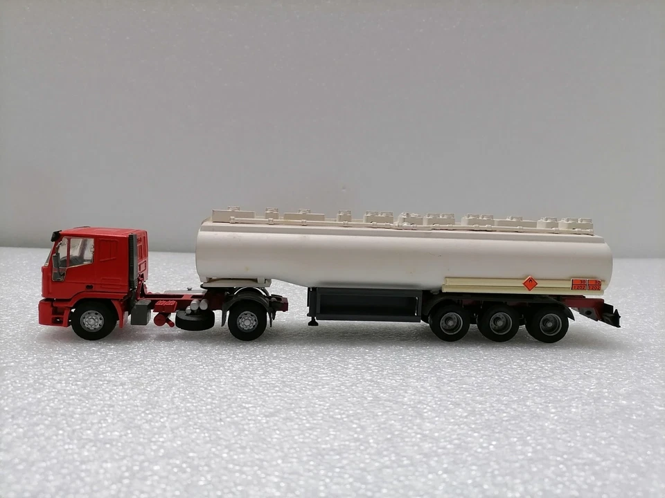 IVECO Eurotech Bilico - Vintage Camion Cisterna ,Scala 1.43, Italy 1990 - Immagine 3 di 4