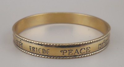 Vintage Avon Goldtone Bangle Bracelet Peace In Different Languages One World