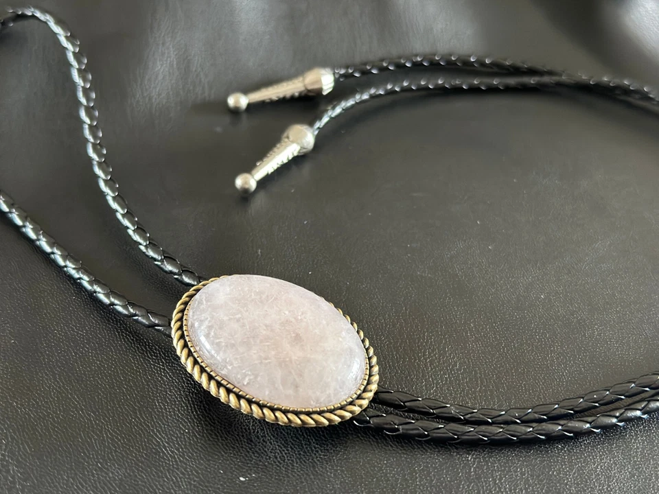 Corbata Bolo Cristal Rosa Natural Hombres Mujeres Collar de Boda Corbata Vaquero Occidental Foto 2 de 4