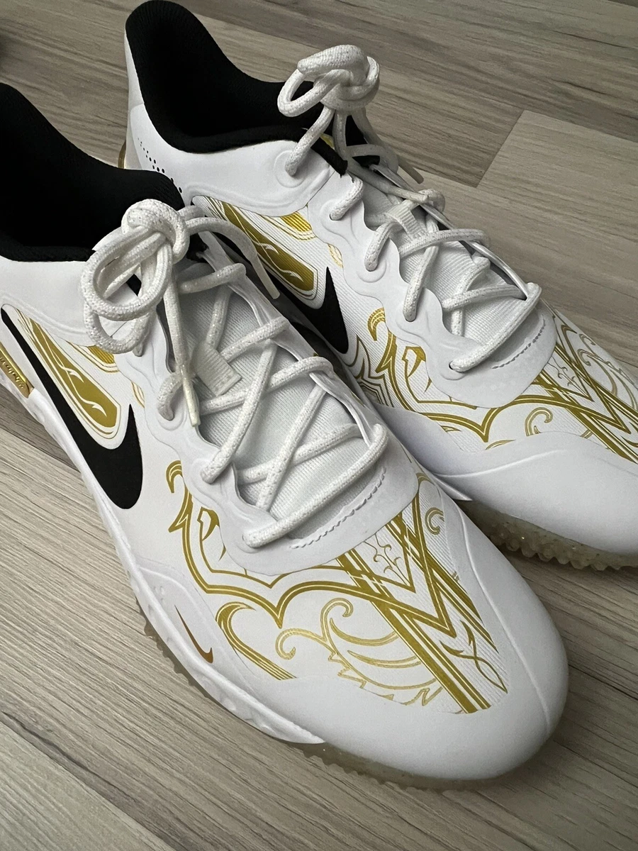 Nike indoor deals baseball shoes