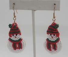 Cute beaded Winter holiday snowmen pierced dangle earrrings