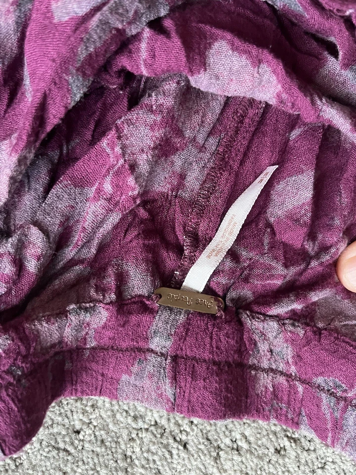 Pantalones Cortos Free People Mujer Floral Púrpura Volantes Rayón Cintura Elástica Talla Mediana Foto 3 de 4