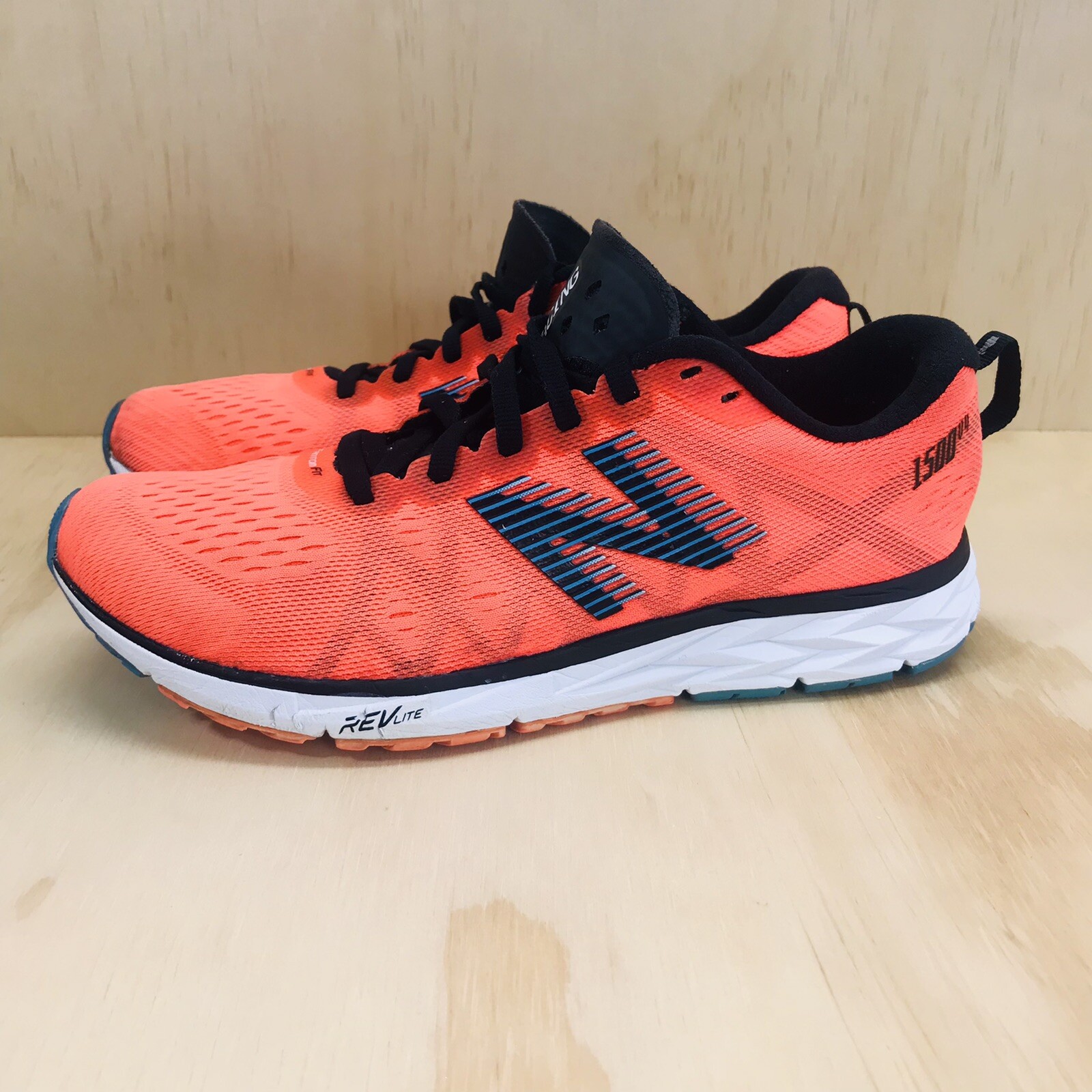 New Balance 1500 V4 Coral Orange Running Lace Up Size 7.5 |