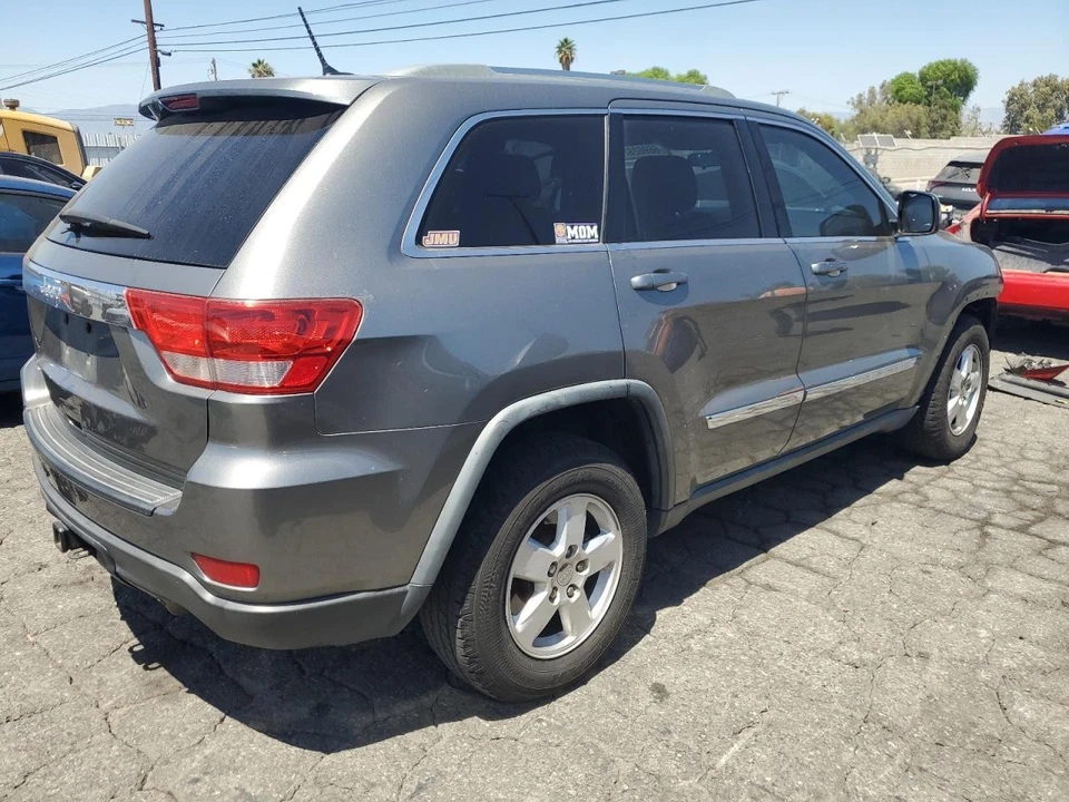 Used Fuel Tank fits: 2011 Jeep Grand cherokee Grade A - Image 3 of 4