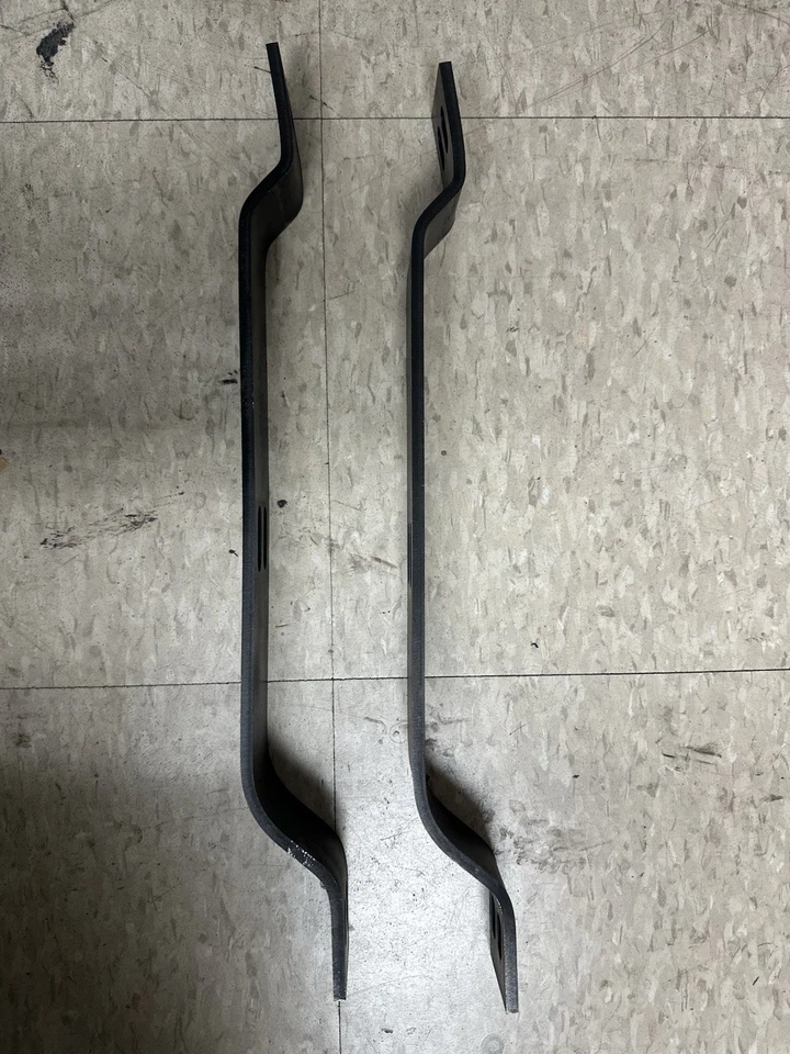 Внутренние кронштейны переднего бампера Mercedes 280SE 3.5 - Изображение 3 из 3