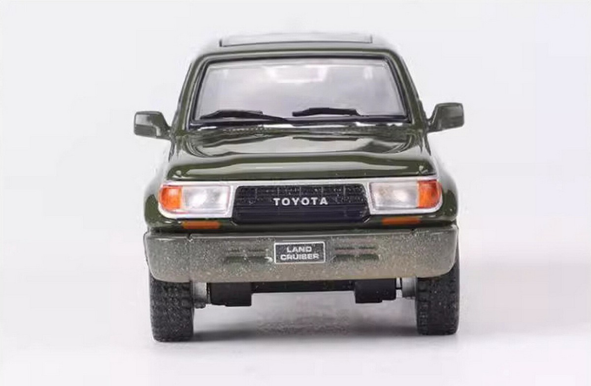 トヨタToyota LandCruiser LC80 1994 1/64 2点 MASDI 1/64 Scale Toyota Land Cruiser LC80 1994 Green Diecast