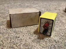 Macromatic ss 23128-04 24vac 10 amps DPDT 0.05-5 Sec Timing Relay