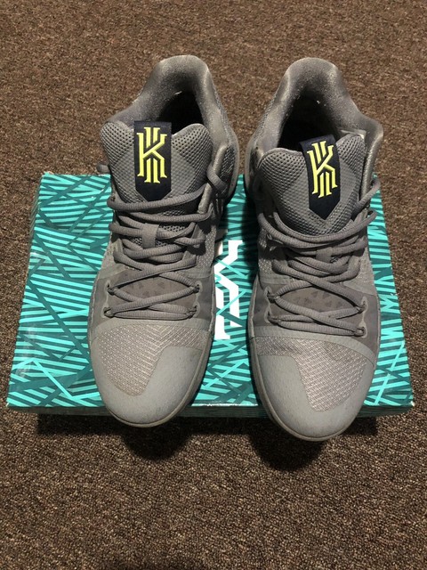 Boys Kyrie 3 PS Pre-School Shoe