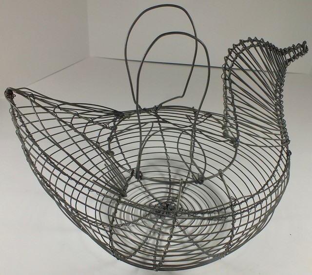 Vintage Hen / Chicken Figural Metal Wire Egg Holder Gathering Basket W