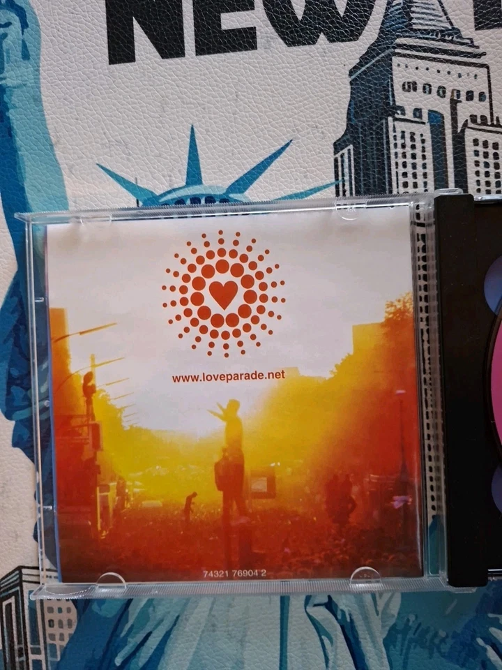 LOVE PARADE - ONE WORLD ONE - THE 2000 COMPILATION 2CD!! - Bild 3 von 4