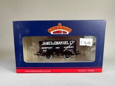 BACHMANN 37-135  8 PLANK WAGON  ‘JAMES & EMANUEL LTD' CARDIFF - NEW/OO GAUGE