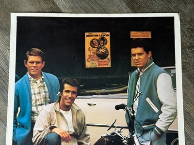HAPPY DAYS Vintage Poster Cast Fonz Motorcycle Fonzie 1976 Henry