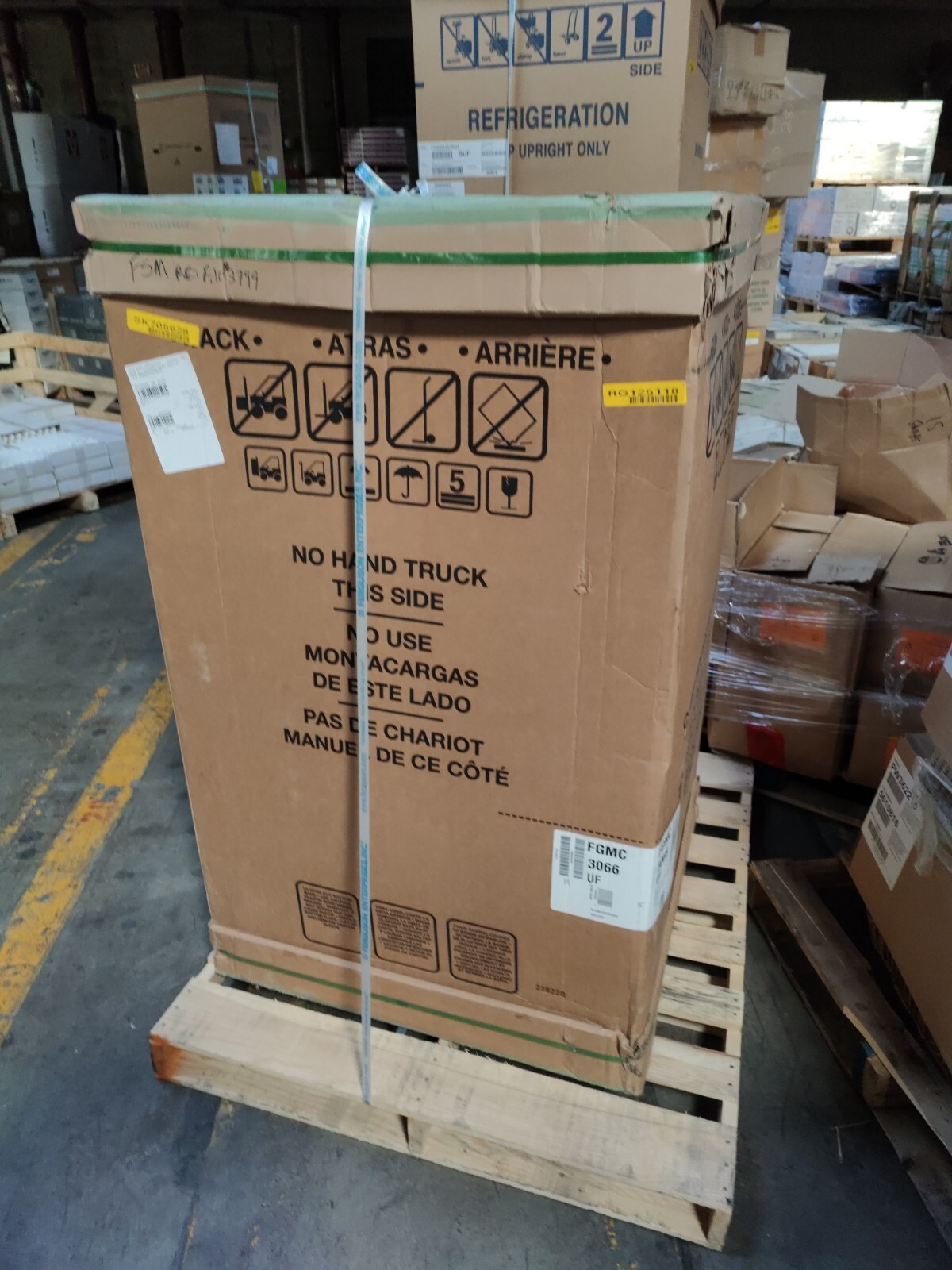 Frigidaire FGMC3066UF 30 inch Electric Wall Microwave Oven for sale