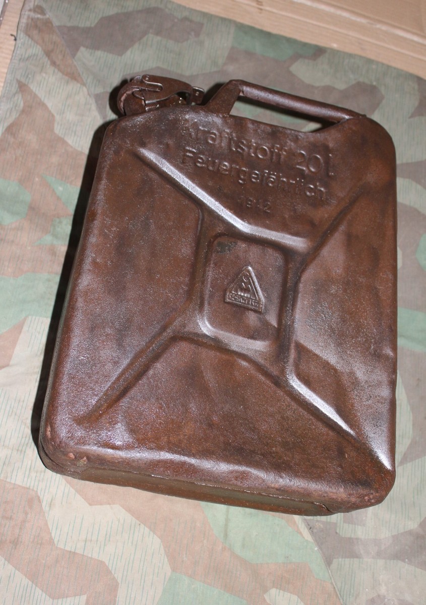 ORIGINAL WW2 GERMAN ARMY JERRYCAN KRAFTSTOFF FUEL CONTAINER 20L