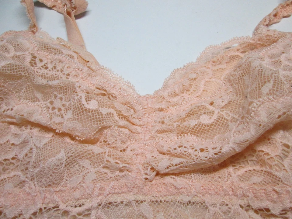 Sujetador Victoria Secret Talla M Coral Claro Inalámbrico Sin Forro Pullover Bralette Encaje Foto 3 de 4