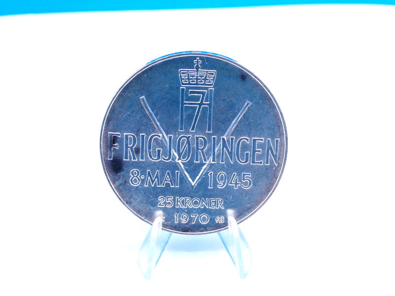 NORWAY 1970 "25 KRONER" 0.8750 SILVER-25th ANNIV OF LIBERATION. C1315