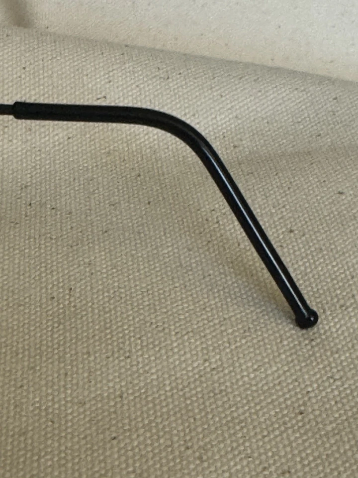 Marcos ópticos de metal negro ligeros de diseño Gianfranco FERRE ajuste estrecho Foto 4 de 4