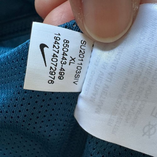 NEU Nike Jacke Jungen Extra Large blau grün Windrunner Windbreaker Kapuze Preppy - Bild 7 von 12
