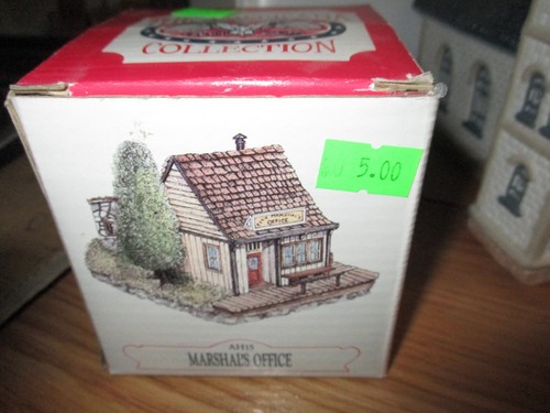 (4) pcs HOLIDAY COLLECTION-BUILDINGS, COCA COLA PLAYING CARDS, HORSE DRAWN SLED - Picture 3 of 6