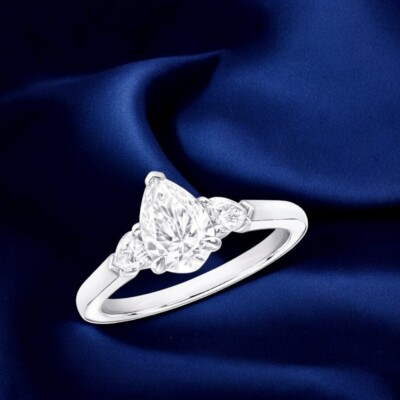 Lab Grown Pear Cut Diamond Engagement Ring 1,20 Ct IGI Platinum 950