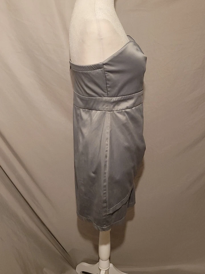 Vestido Love TEAse Plateado Satinado Talla 9 Sin Tirantes Acanalado Elastizado Cóctel Juniors  Foto 4 de 4