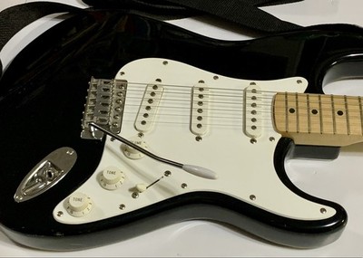 Black Fender Stratocaster 21-Fret Electric Guitar 1995 #MN578544