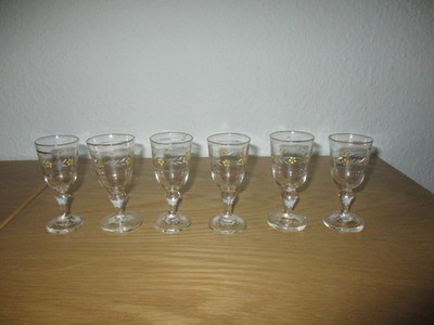 6 Likörgläser 1 Karaffe 1 Unterteller,alles mundgblasen/handbemalt um 1900