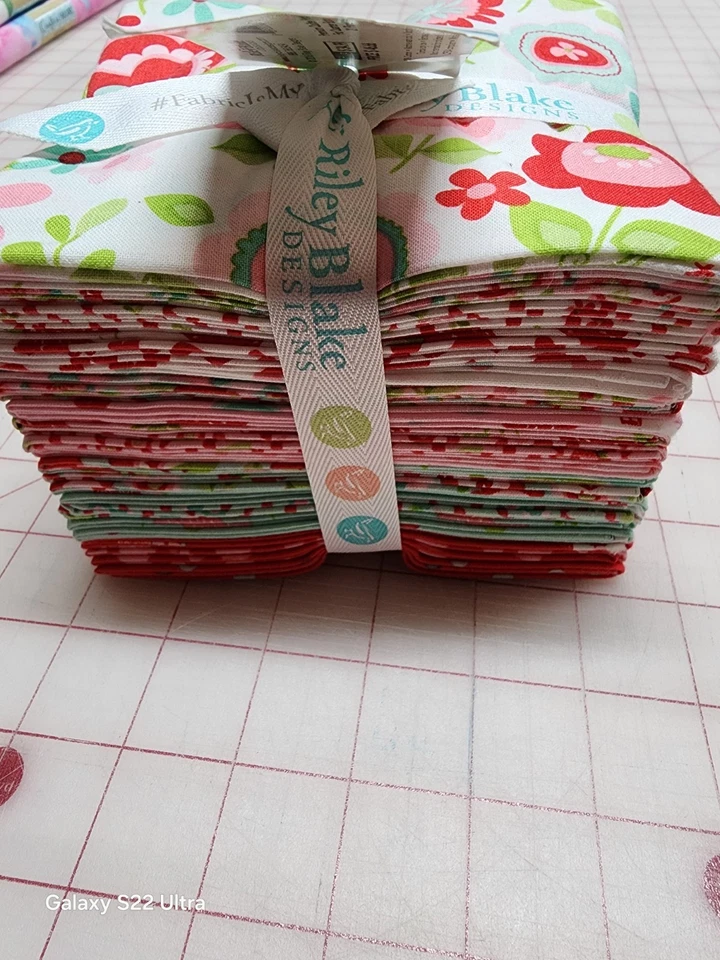 Riley Blake Butterflies & Berries Fat Quarter Bundle Of 21 Pieces - Image 2 of 2