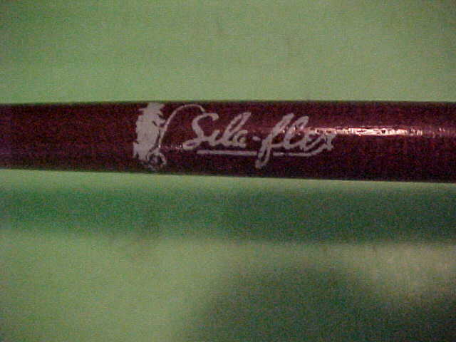 VINTAGE SILAFLEX MEDALLION FOOT INCH TO 15# 2-PIECE SPINNING ROD ((0))