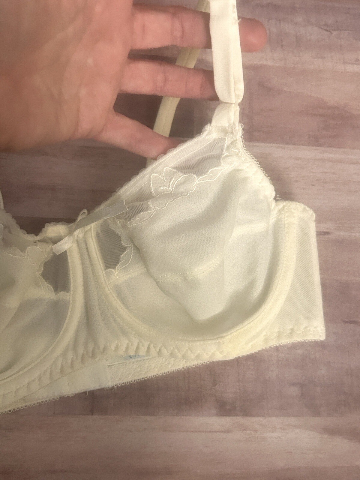 34B Vintage Satin Finish & Lace Underwired JC Penney Women's Bra Nylon