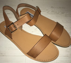 steve madden donddi flat sandals