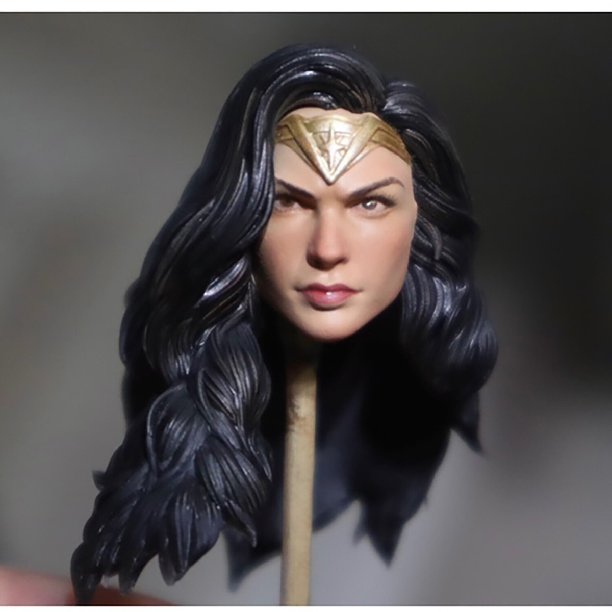 ワンダーウーマン　ガルガドット　1/12カスタムヘッド 1/12 Painted Wonder Woman Gal Gadot Head Carved Fit 6'' Action