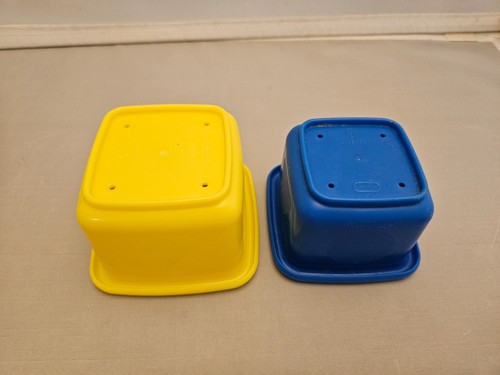Little Tikes Replacement Square Cups Yellow Blue Possibly 4 Busy Bee Mailbox? - Picture 4 of 7