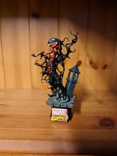 Spider-Man/ Venom Statue