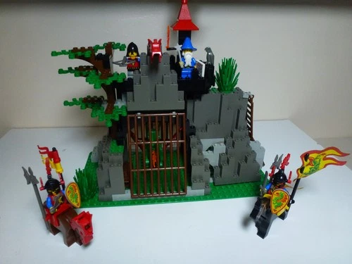 Lego Castle Dragon Knights Set 6076 Dark Dragon's Den