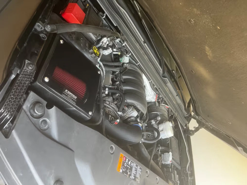 CORSA Performace Closed Box Air Intake For 2014-2019 Silverado Sierra 1500 5.3L - Imagem 2 de 4