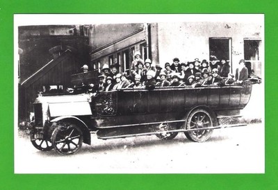 Bus Foto - unbekannter voll beladener Charabanc - Frauengruppenausflug