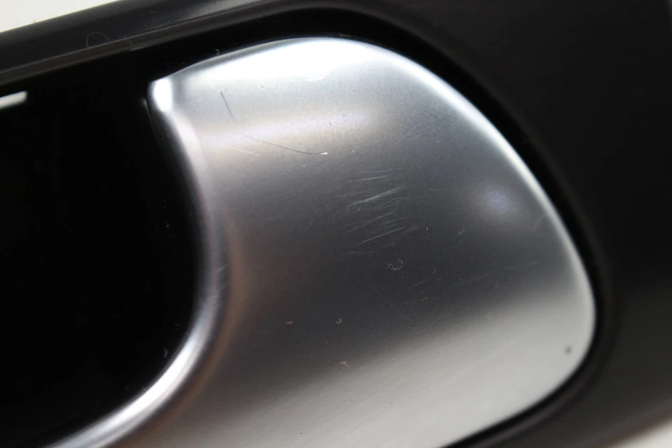 2003-2004 AUDI RS6 - Front Right Interior DOOR Handle / Release 4B2837020K - Image 3 of 4