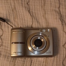 Olympus Stylus Compact Digital Camera Silver 8MP 3x Zoom 2.5in LCD w/ Case