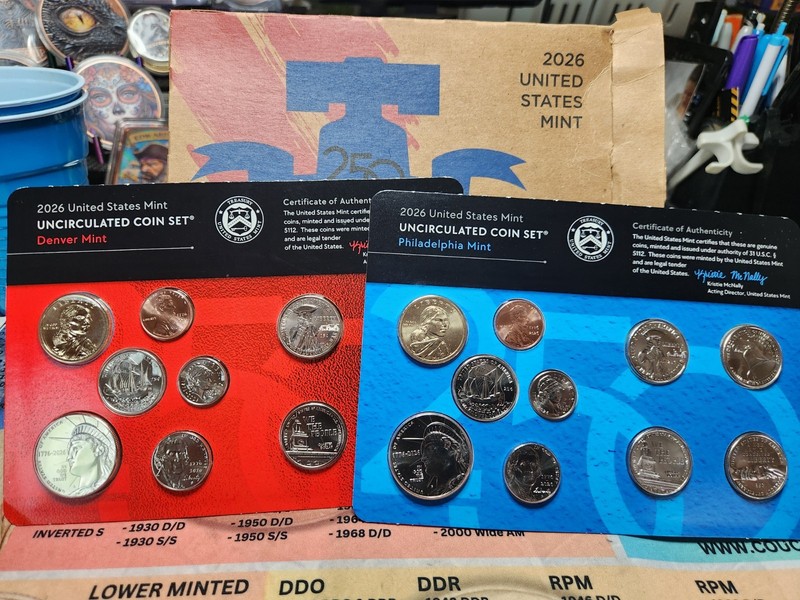 2026 P & D Uncirculated Coin Set US Mint With Dual Date Penny - IN HAND UNOPENED
