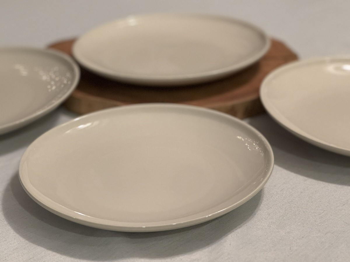 Set Of IKEA Fargklar Glossy Beige Plates 9” Maria Vinka 10866