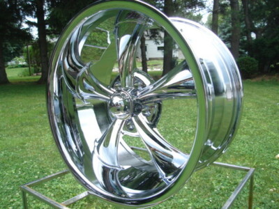 1) 18x8'' RIDLER 695 CHROME CHEVY GMC TRUCK 5 ON 5 BP ,,NEW CHROME !  )