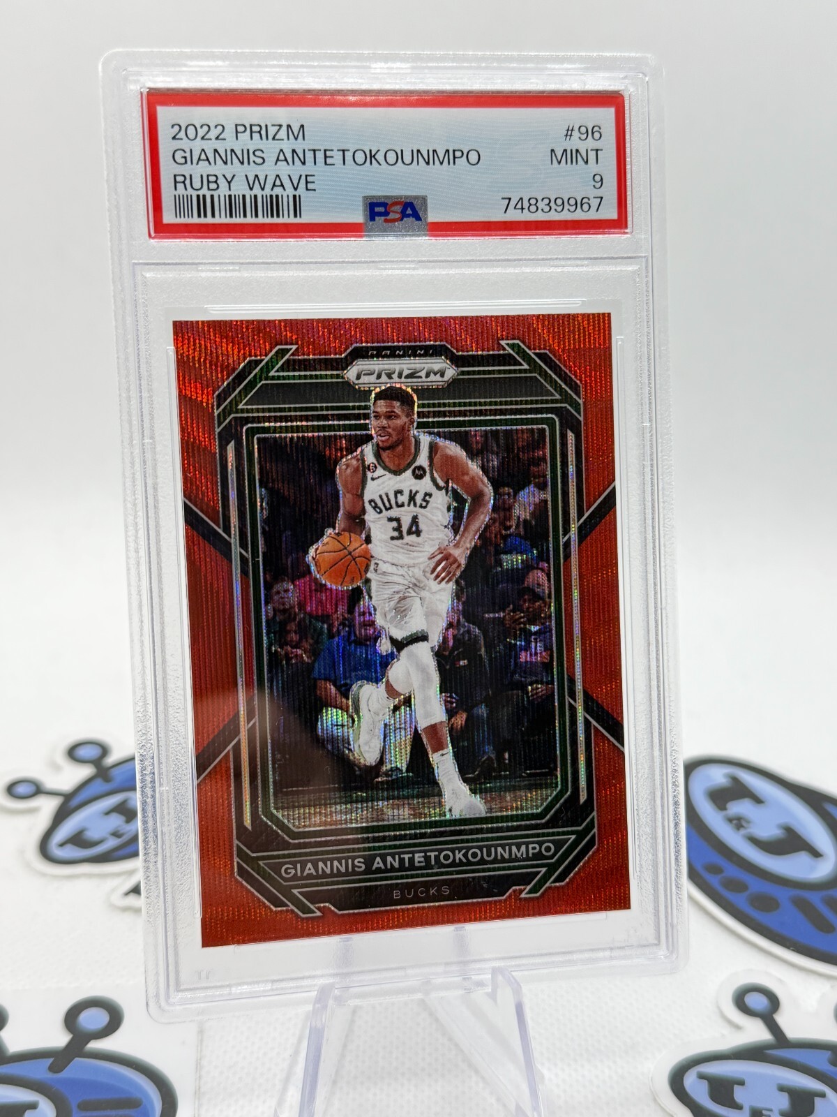 2022-23 Panini Prizm Giannis Antetkounmpo RUBY WAVE Prizm #96 Bucks PSA 9